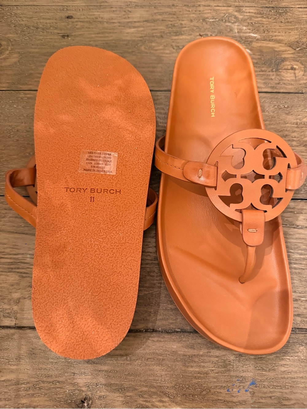 Tory Burch Tan Leather Logo Thong Sandals - Picture 2 of 3
